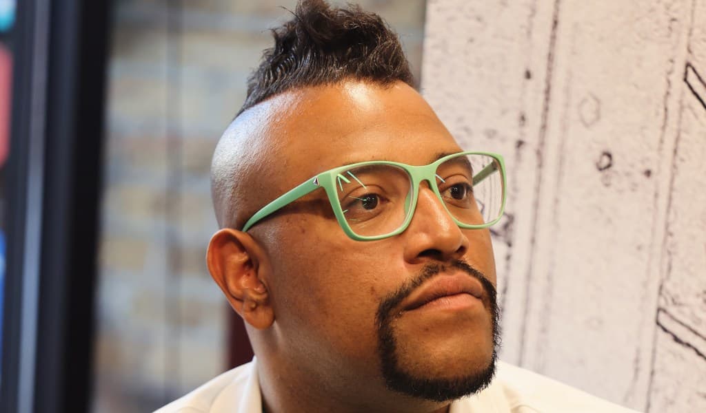 Low Overhead, High Returns: How One Entrepreneur Built a $300K Business