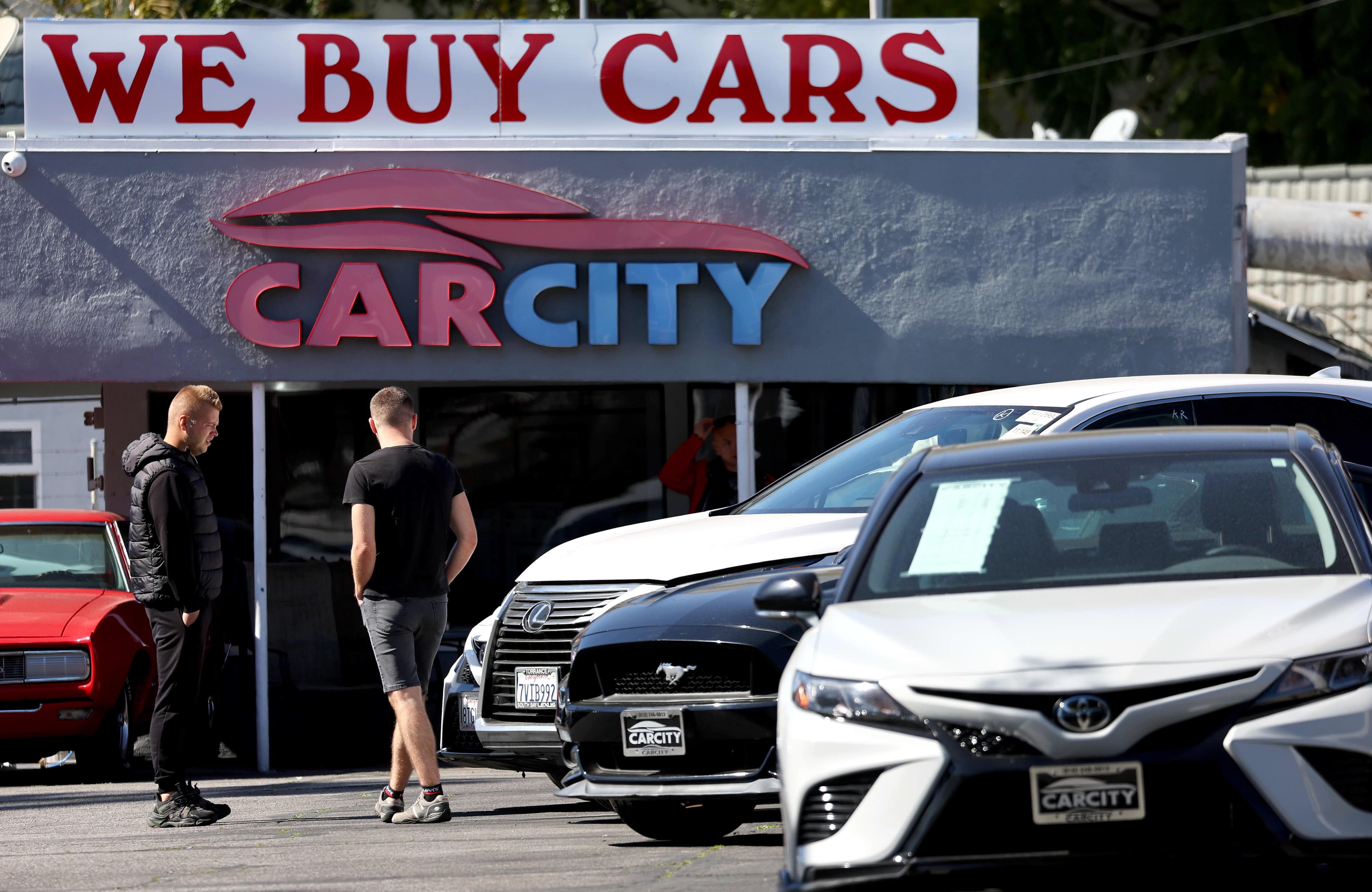 Used Car Market Shifts: Prices Drop While EV Interest Accelerates