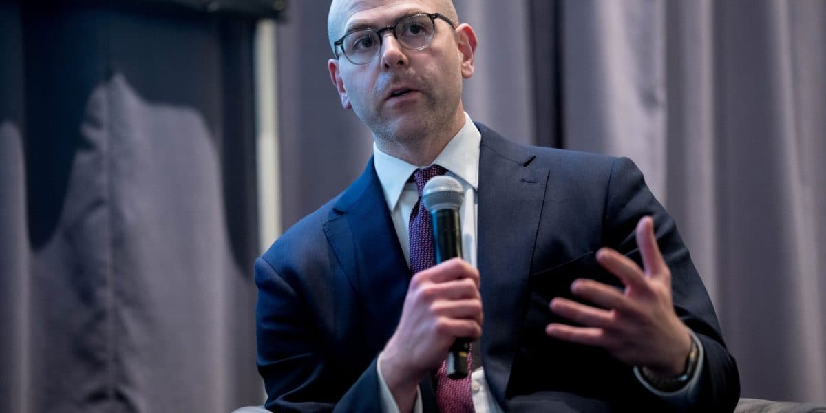 Fed Leadership Transition: What Warsh's Appointment Means for Markets