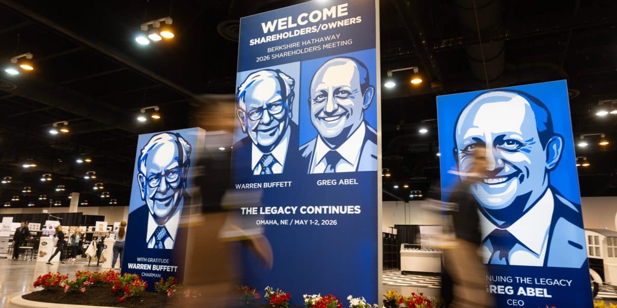 Berkshire Shifts Strategy: Triples Google Stake, Exits Amazon