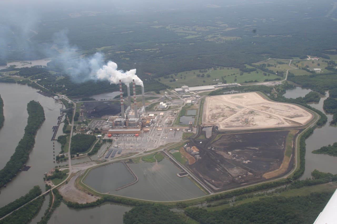 TVA's Coal Ash Plan Raises Environmental Concerns for Middle Tennessee