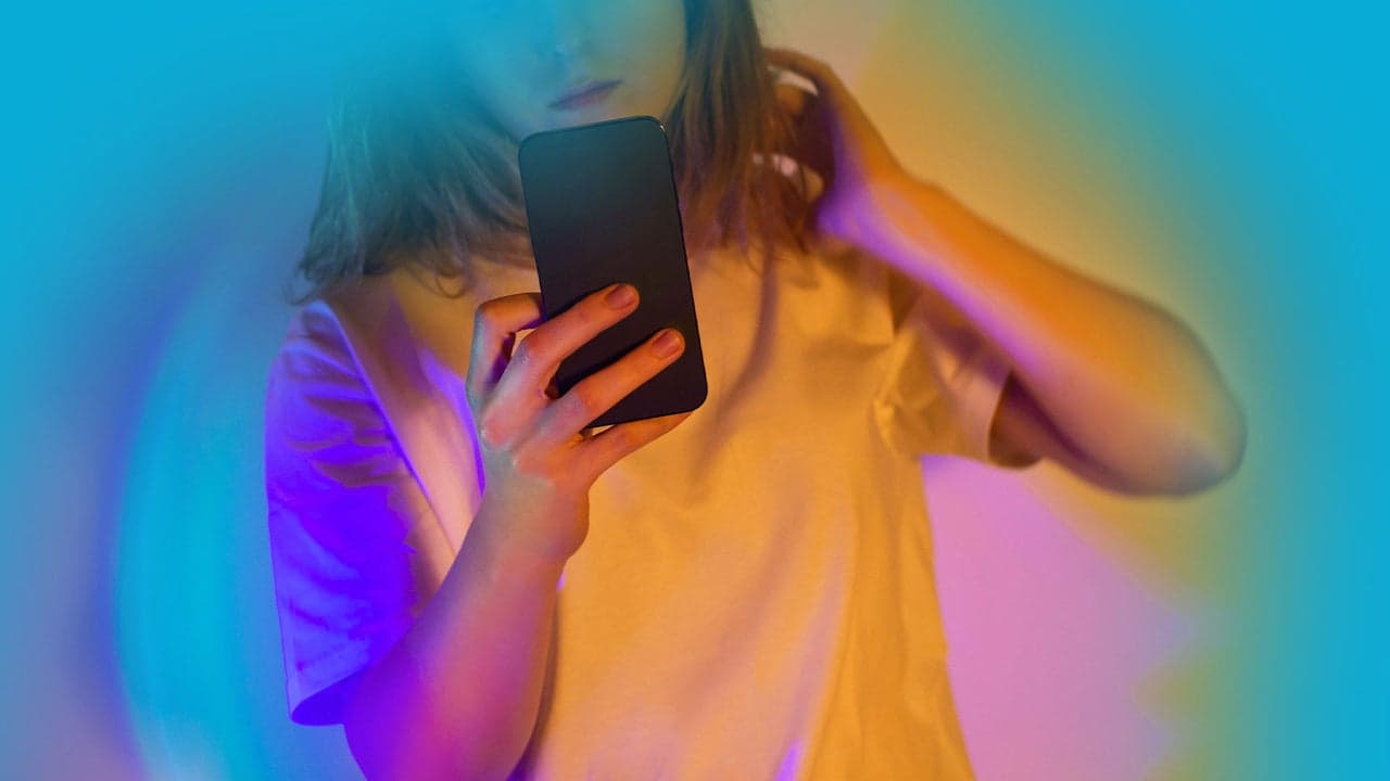New Screen Time Warning Raises Questions for Nashville Schools and Employers