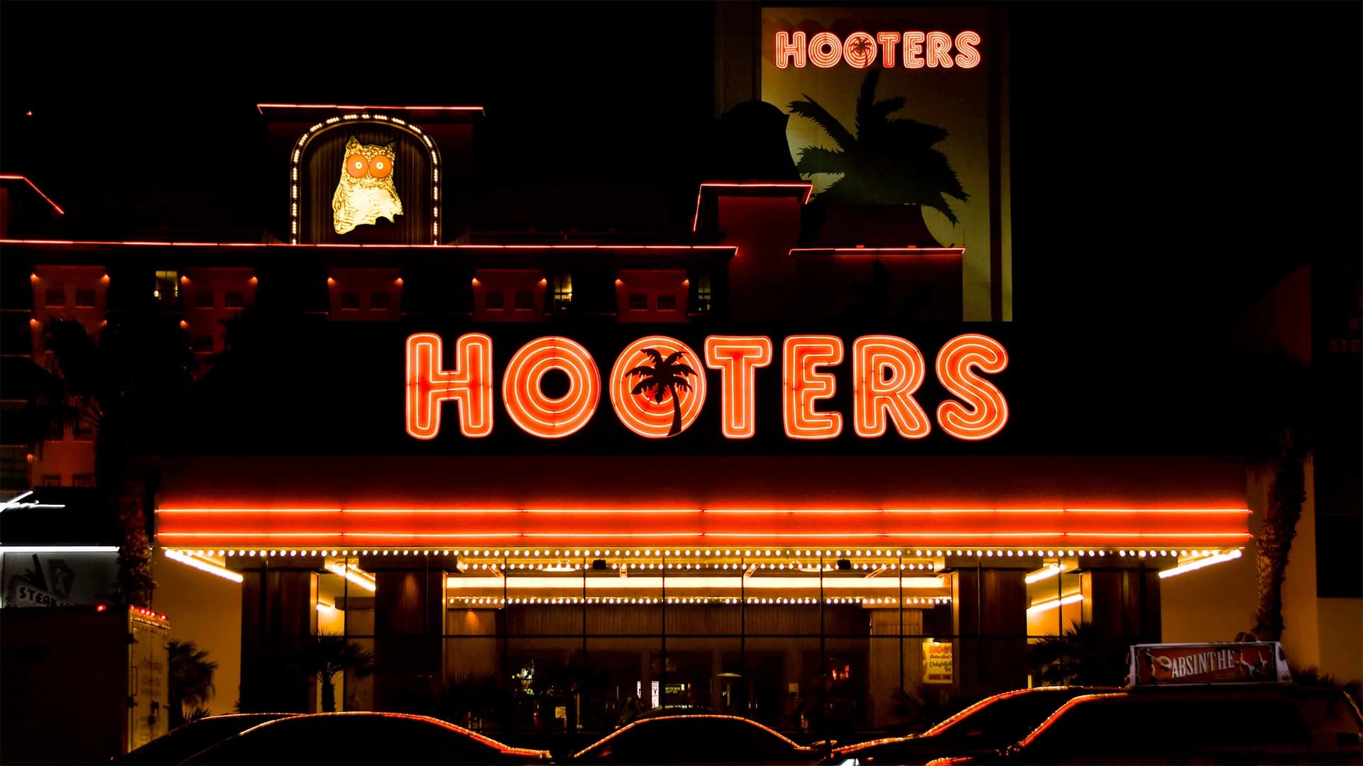 Hooters Pivots to Family Dining as New Leadership Reshapes Brand Image