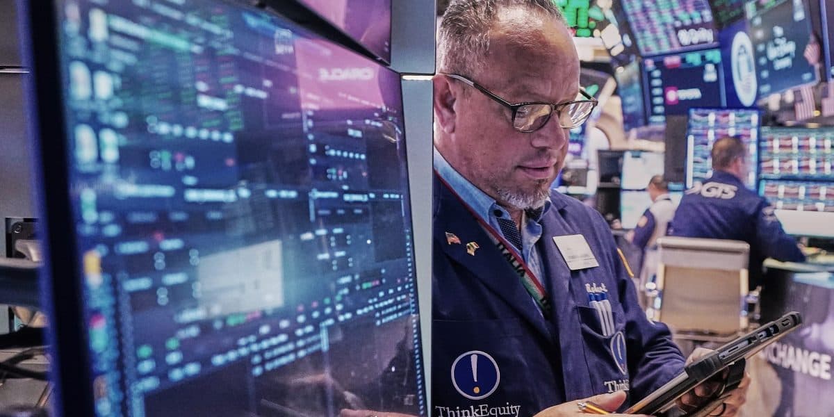 Stock Trading Scandal Undermines Democratic Anti-Corruption Message