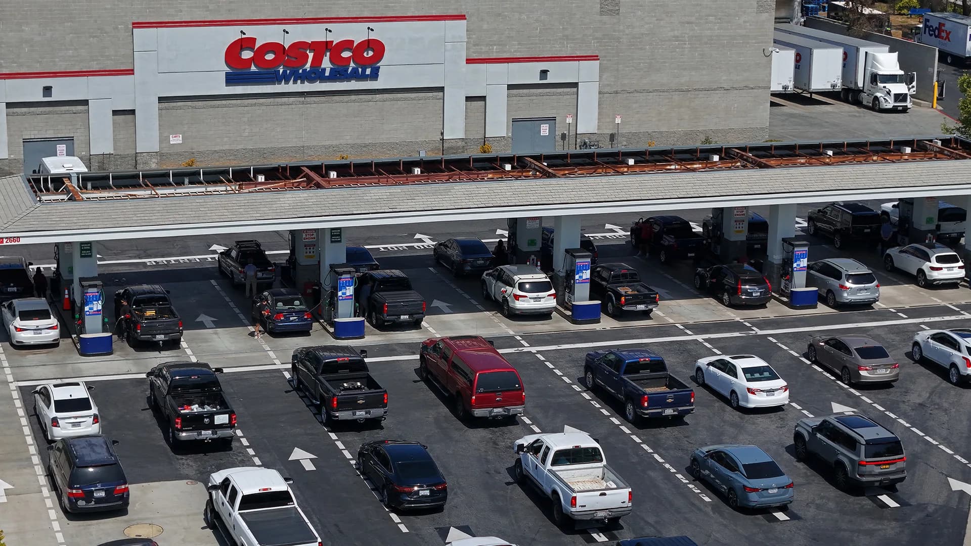 Costco's Fuel Strategy Strengthens Member Loyalty Amid Rising Costs