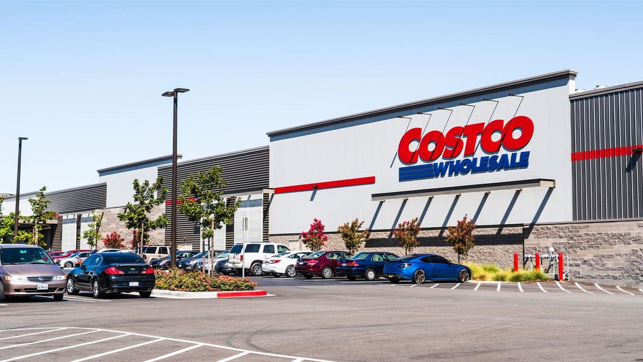 Costco's Gas Strategy Drives Record Sales, Signals Broader Consumer Shift