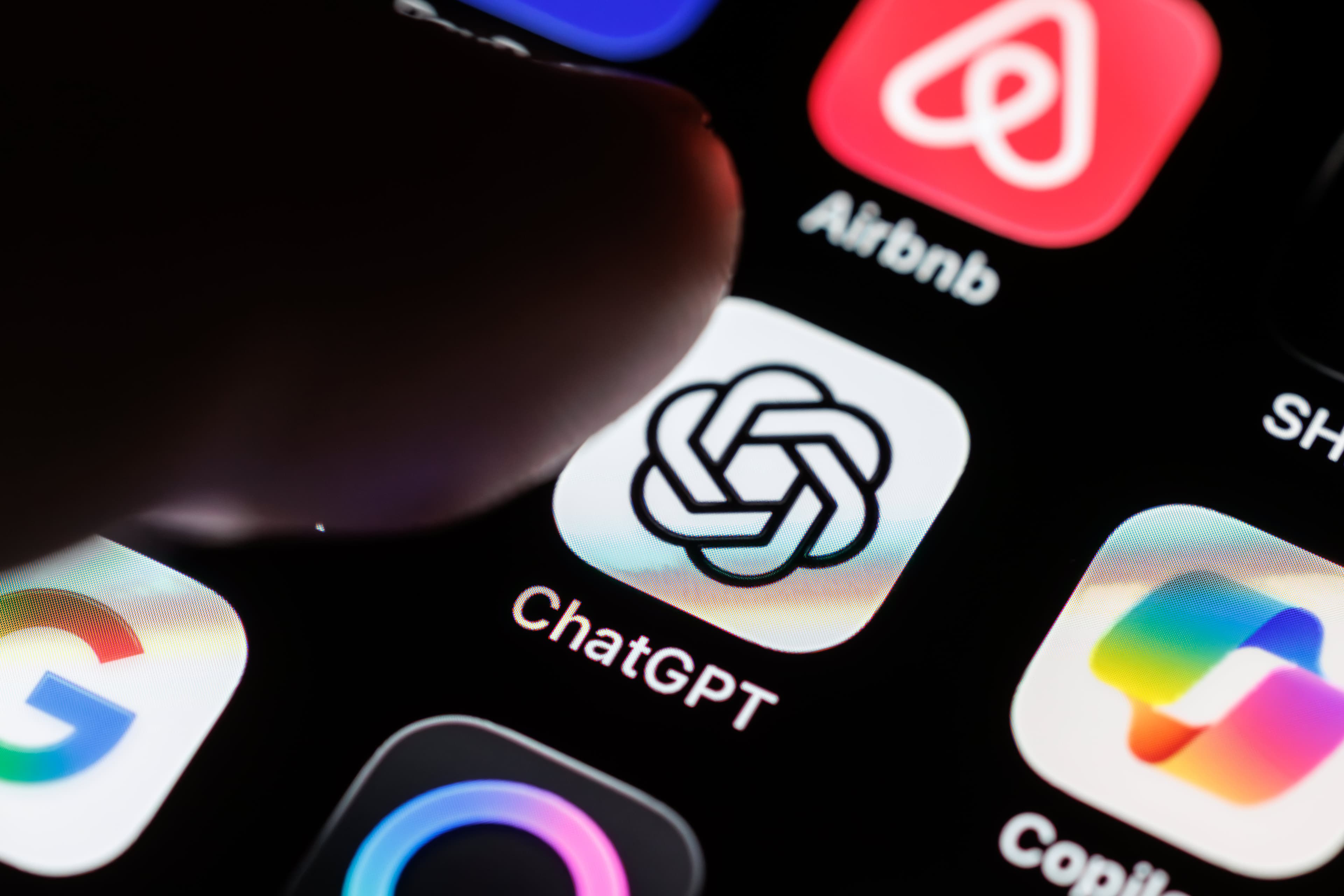 Pre-ChatGPT Startups Face Existential Pressure in AI Gold Rush