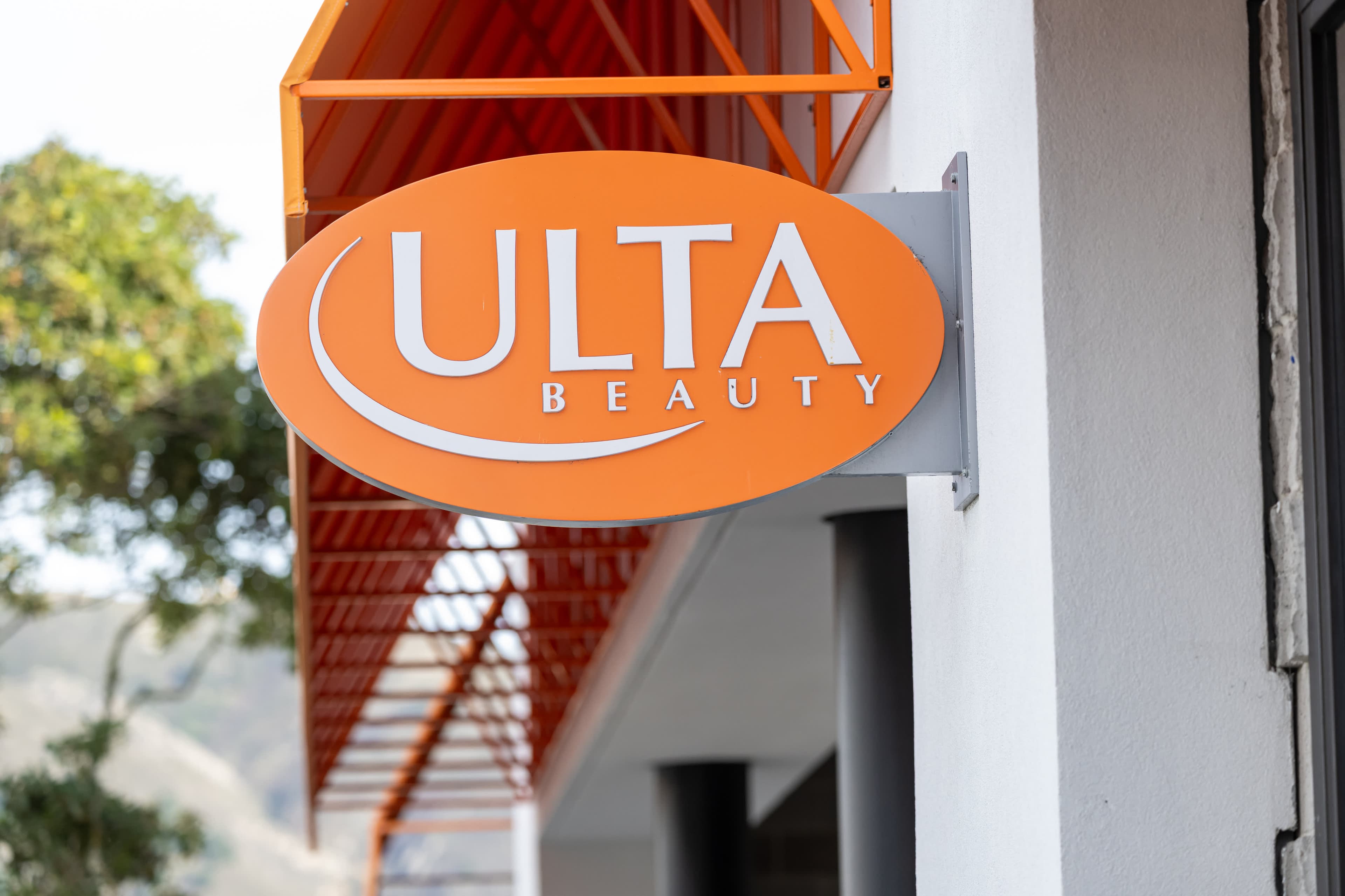 Ulta Beauty Beats Expectations, Signals Strength in Beauty Retail