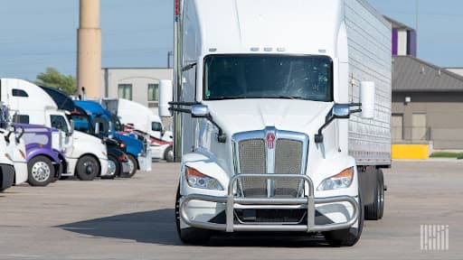 Own vs. Lease: The Tax Decision Nashville Fleet Operators Face