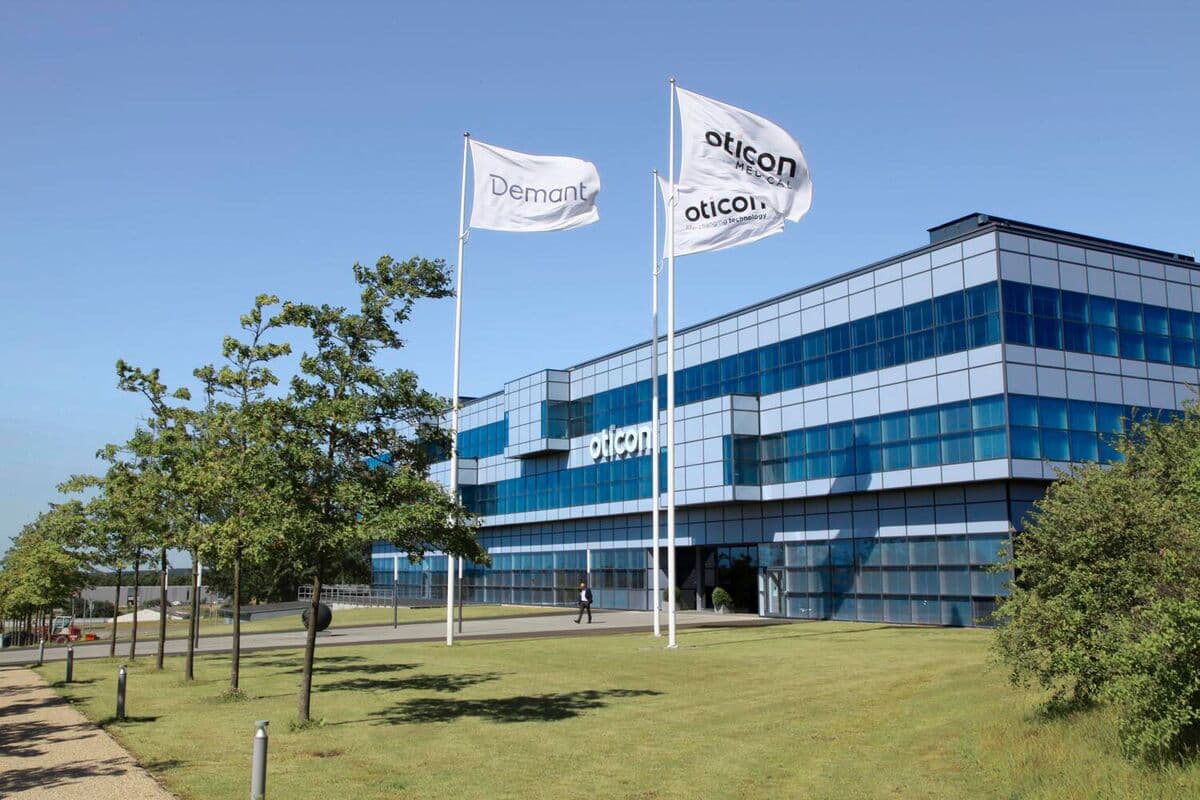 Demant's AI Hearing Aid Drives Best Quarter Since 2000