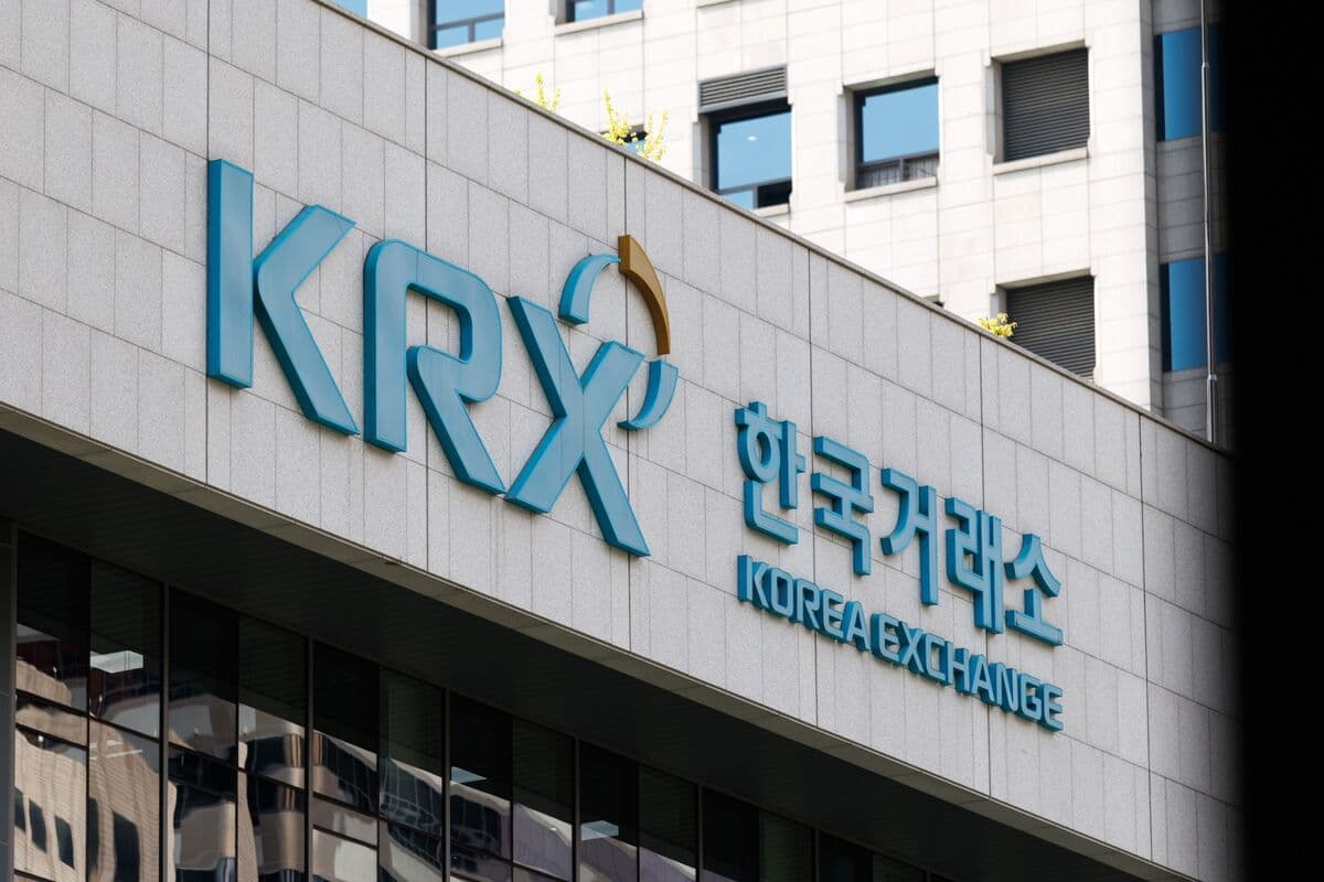 South Korea's Market Halted Again as Semiconductor Stocks Plunge
