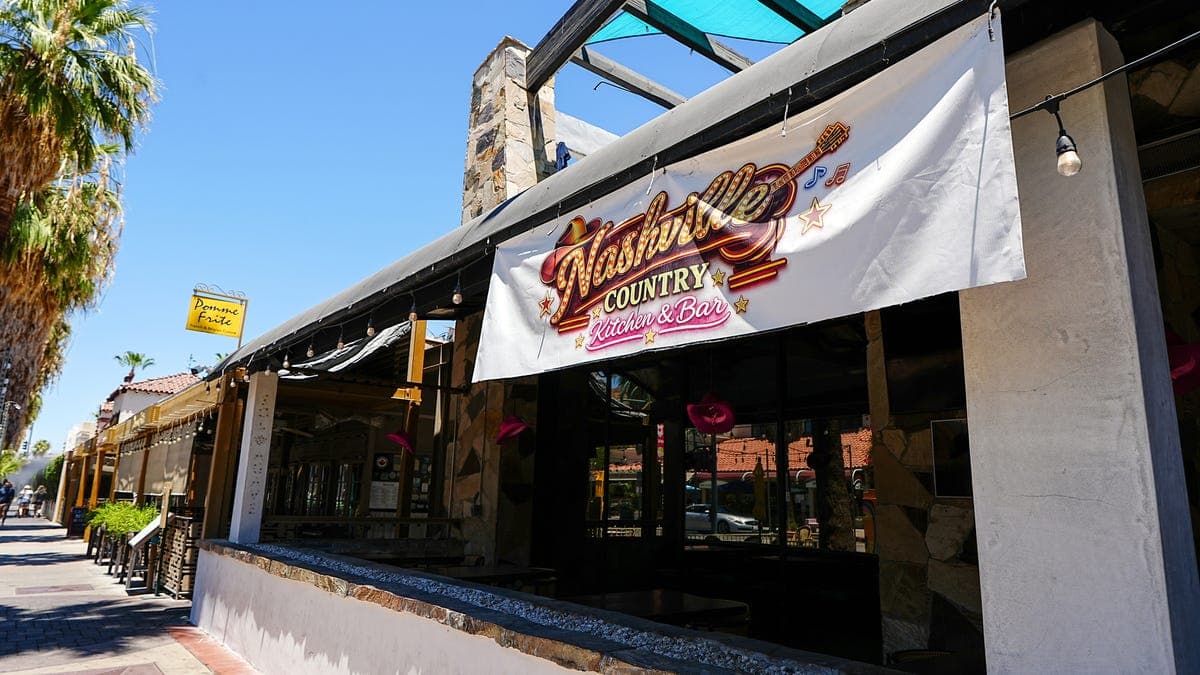 Restaurant Growth Signals Strong Consumer Spending in Competitive Markets