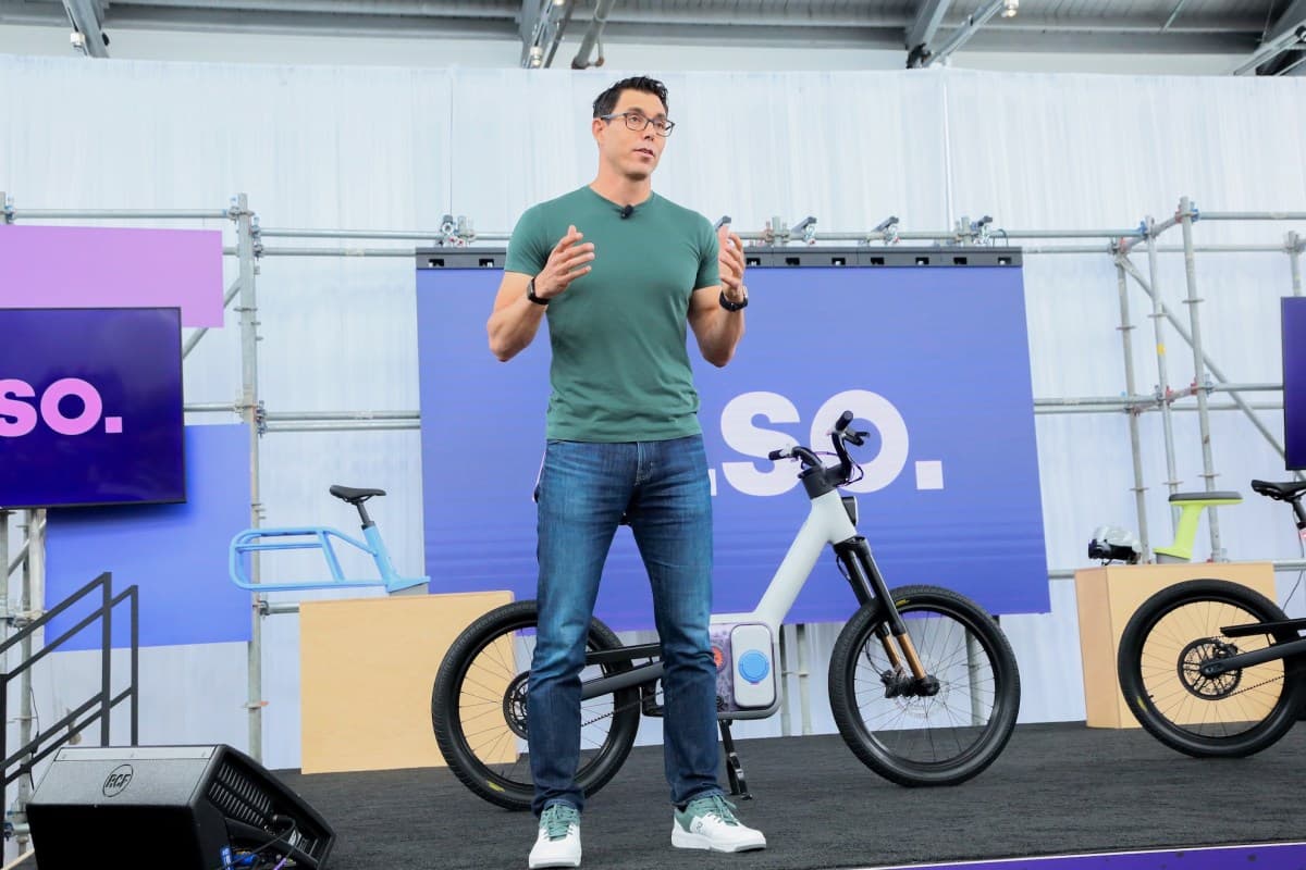 Automotive Industry Faces AI Talent Competition as Skills Gap Widens