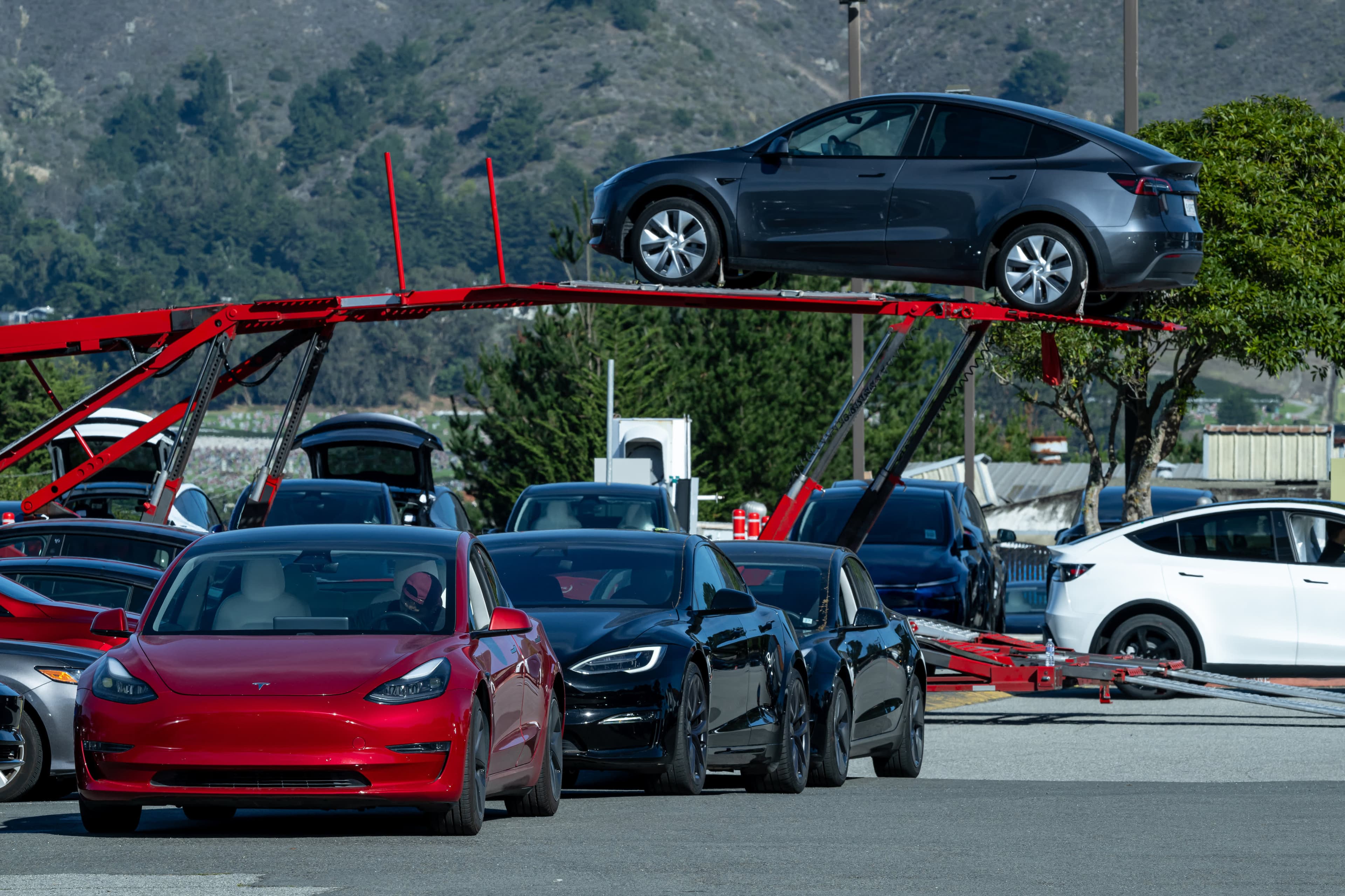 EV Adoption Accelerates as Fuel Costs Rise, But Hurdles Remain