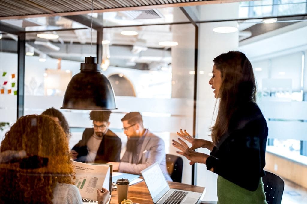 Master Your First 10 Seconds: The Pitch That Wins