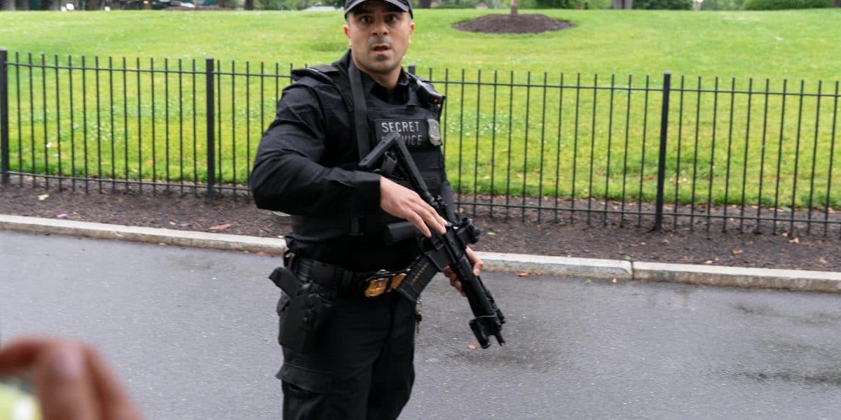 Security Incident Near White House Raises Protection Questions