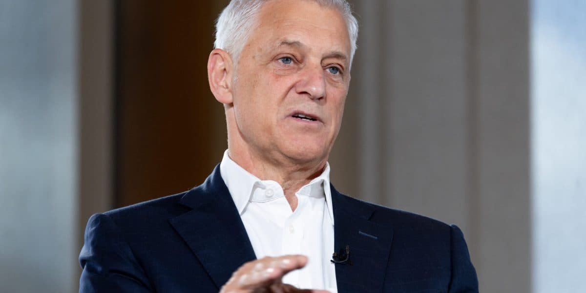 Standard Chartered CEO Apologizes for 'Lower Value' Worker Comments