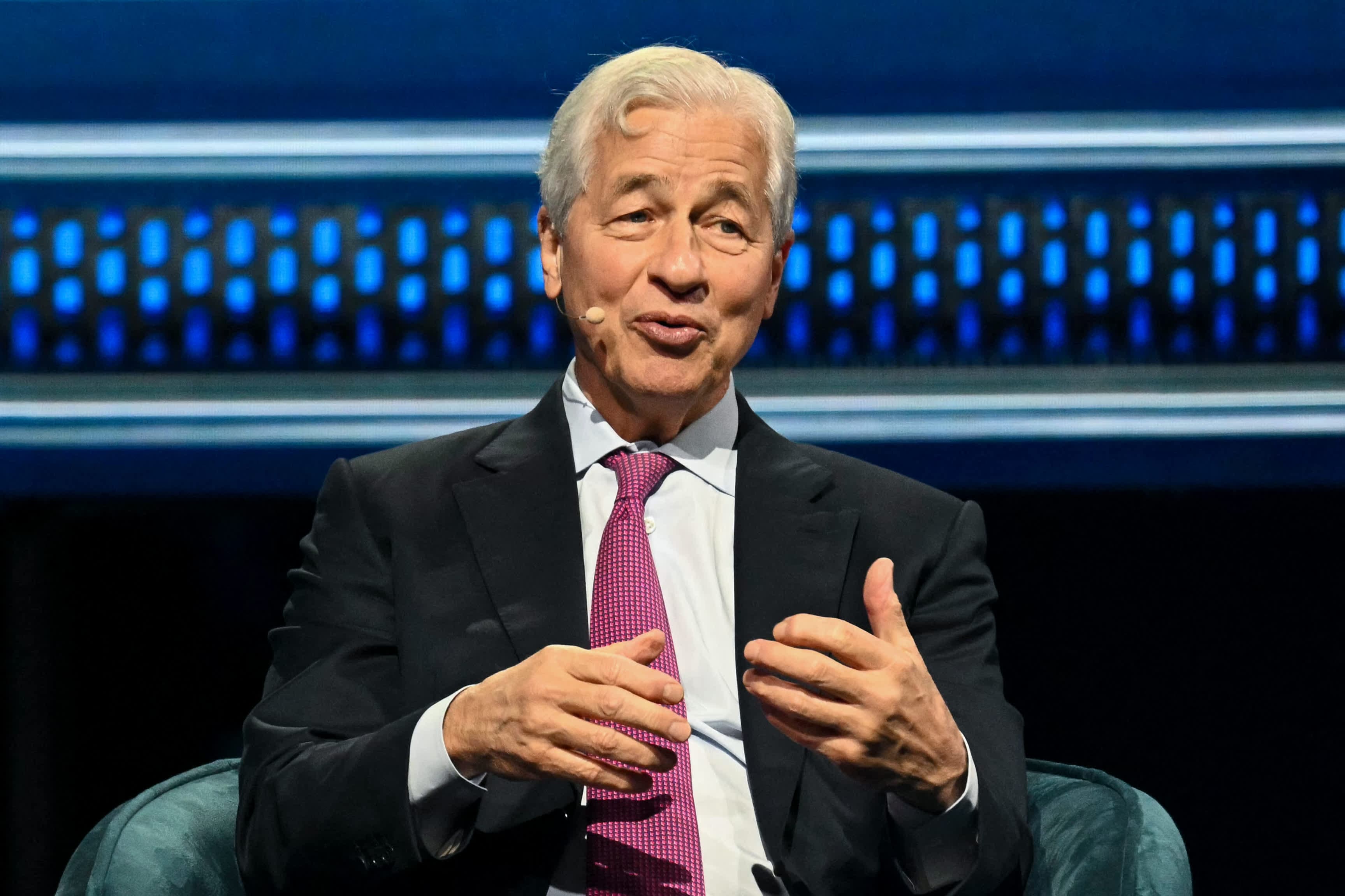 JPMorgan Chase Eyes $20B Acquisition, Signals M&A Appetite