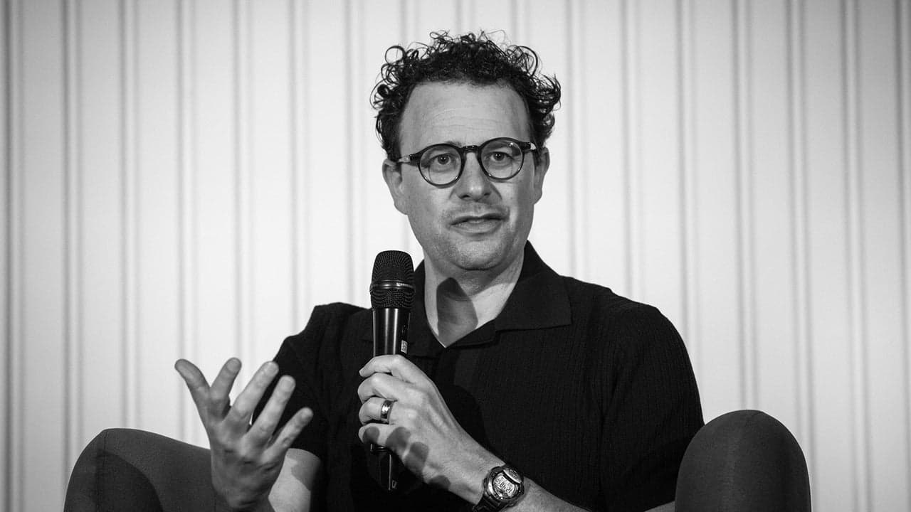 Anthropic Surpasses OpenAI in Valuation as AI Race Accelerates