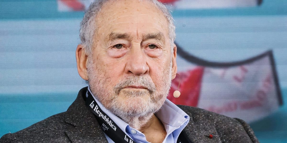 AI Wealth Gap: Nobel Economist Warns of Widening Inequality