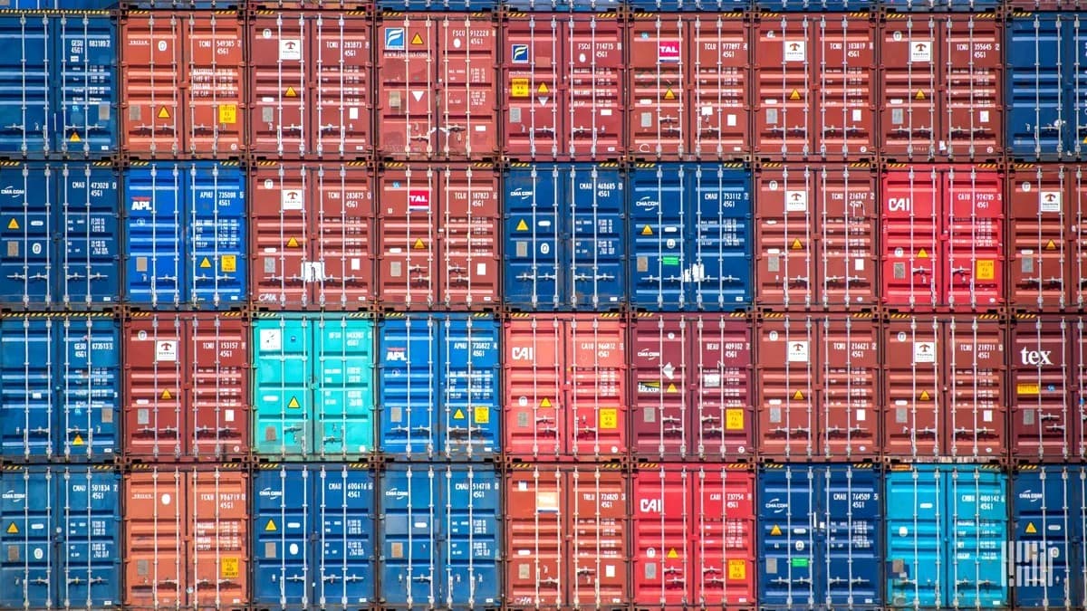 Ocean Container Rates Jump $1,000 Weekly Amid Peak Season Surge