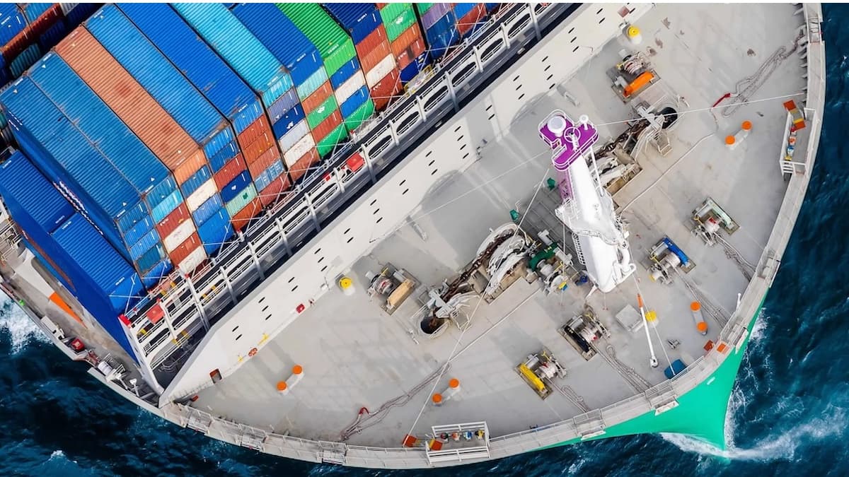 Shipping Surcharges Spike $2,600 as Peak Season Demand Peaks