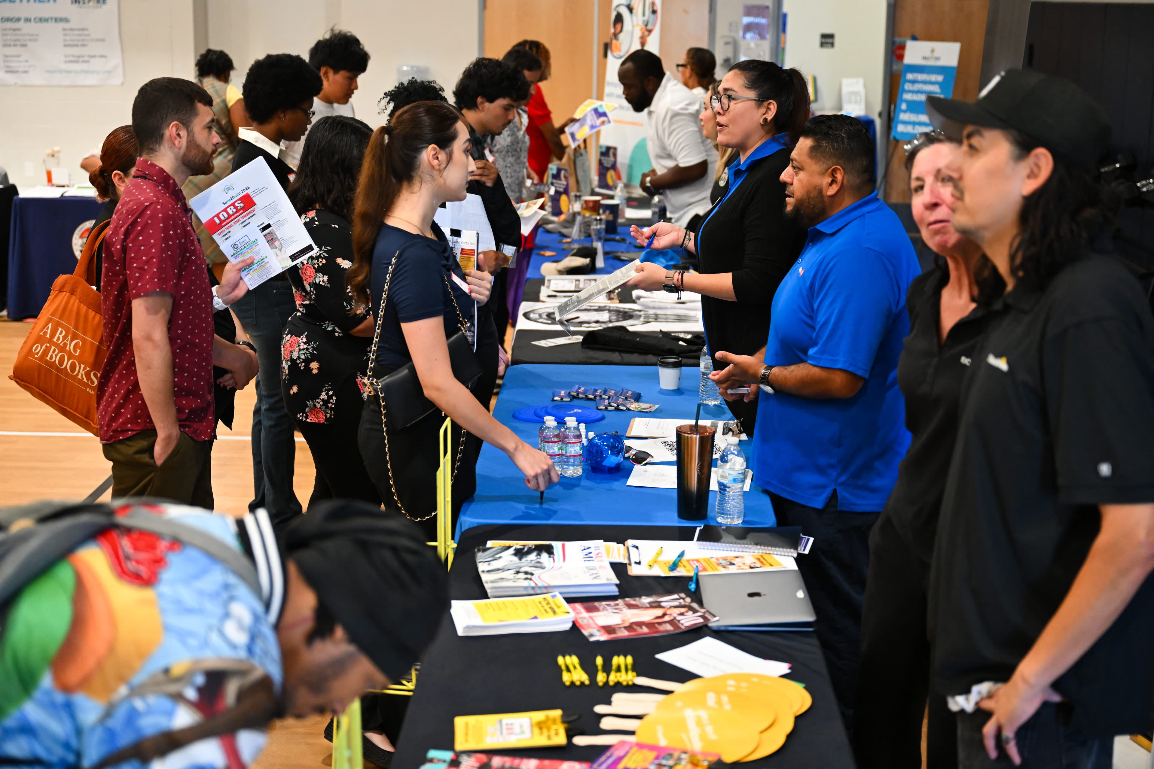 July Jobs Report Sends Mixed Economic Signals