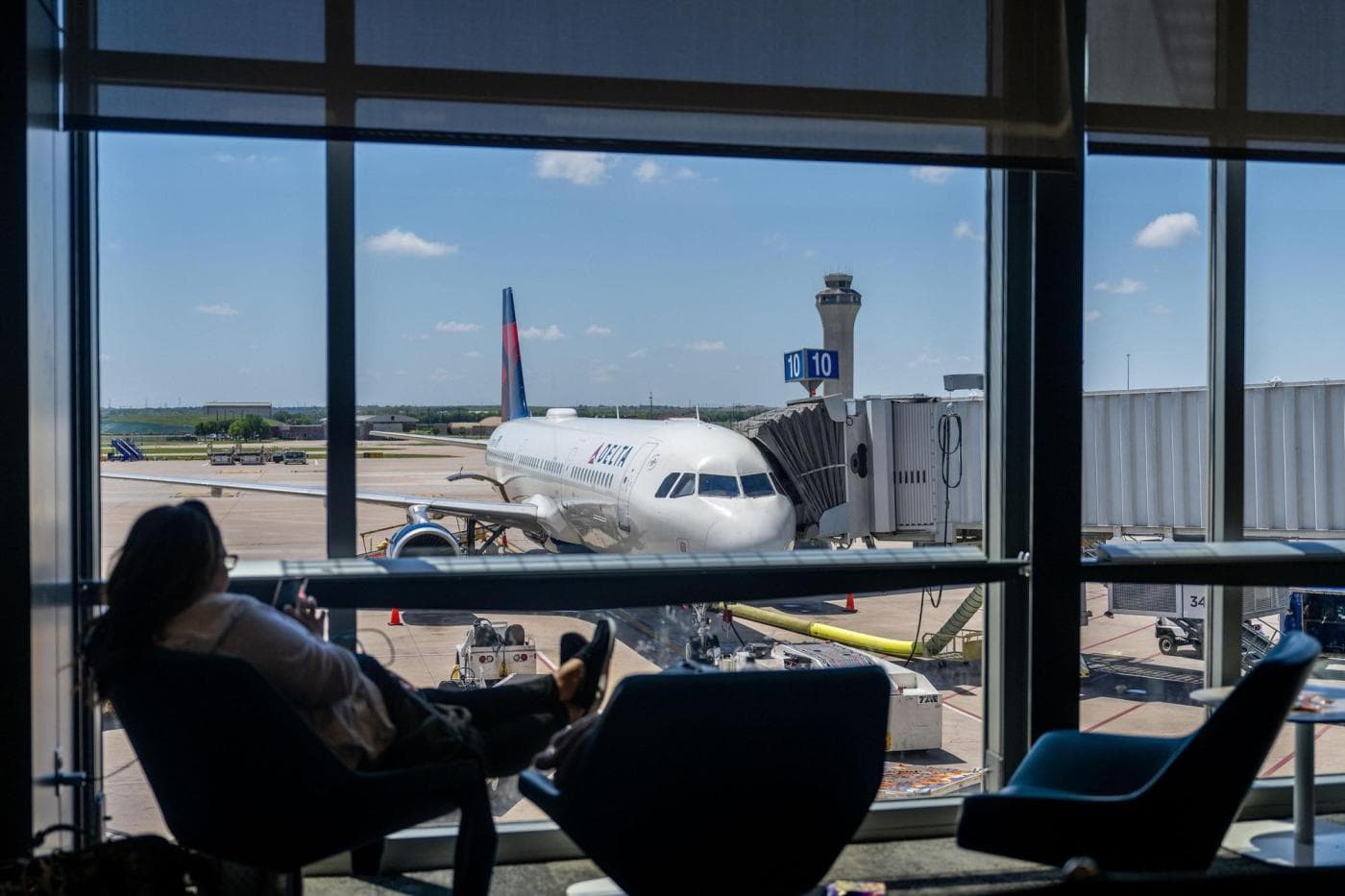 Airport Lounge Overcrowding Tests Loyalty Programs
