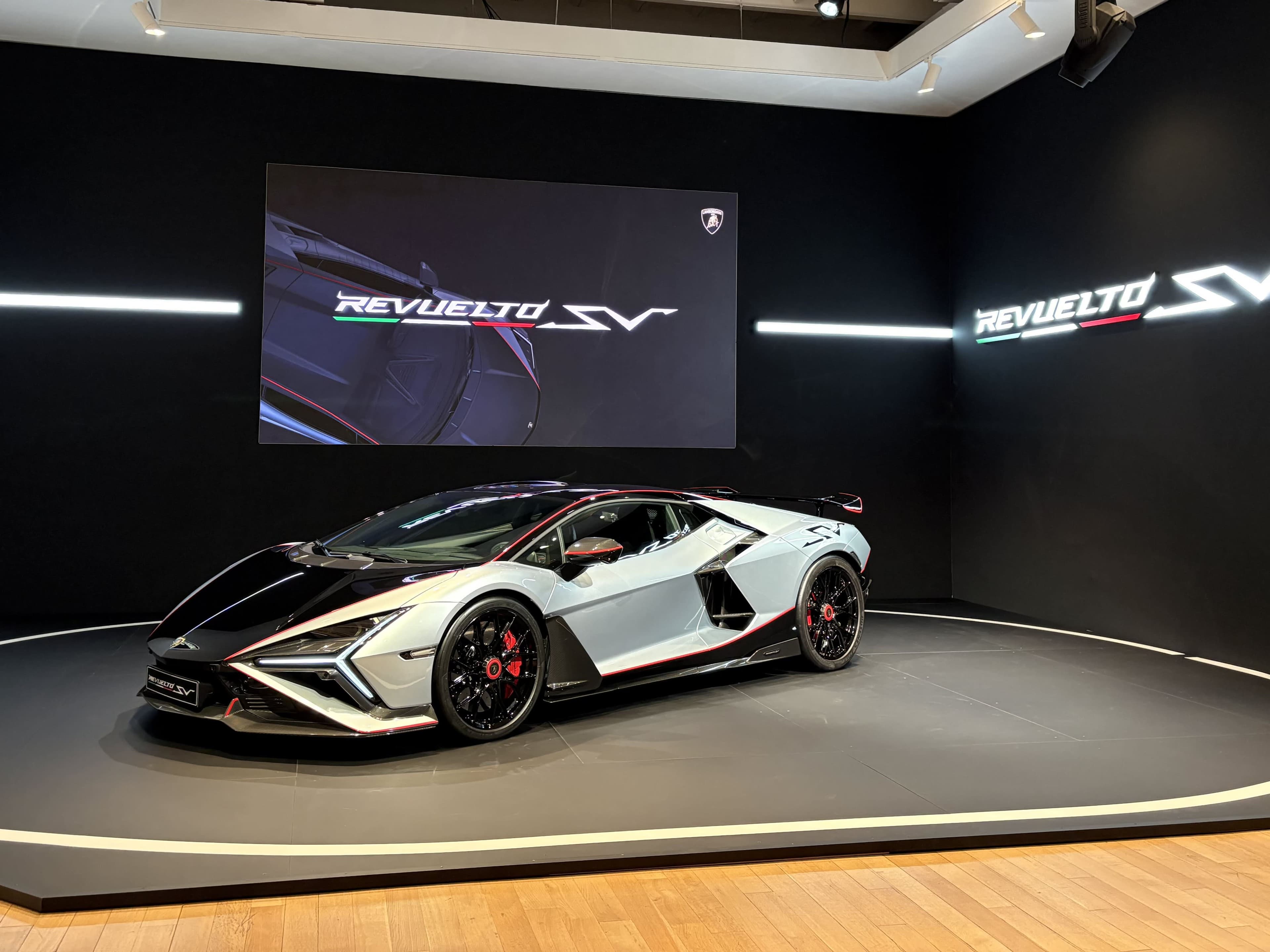 Lamborghini Unveils Most Powerful Production Vehicle Ever