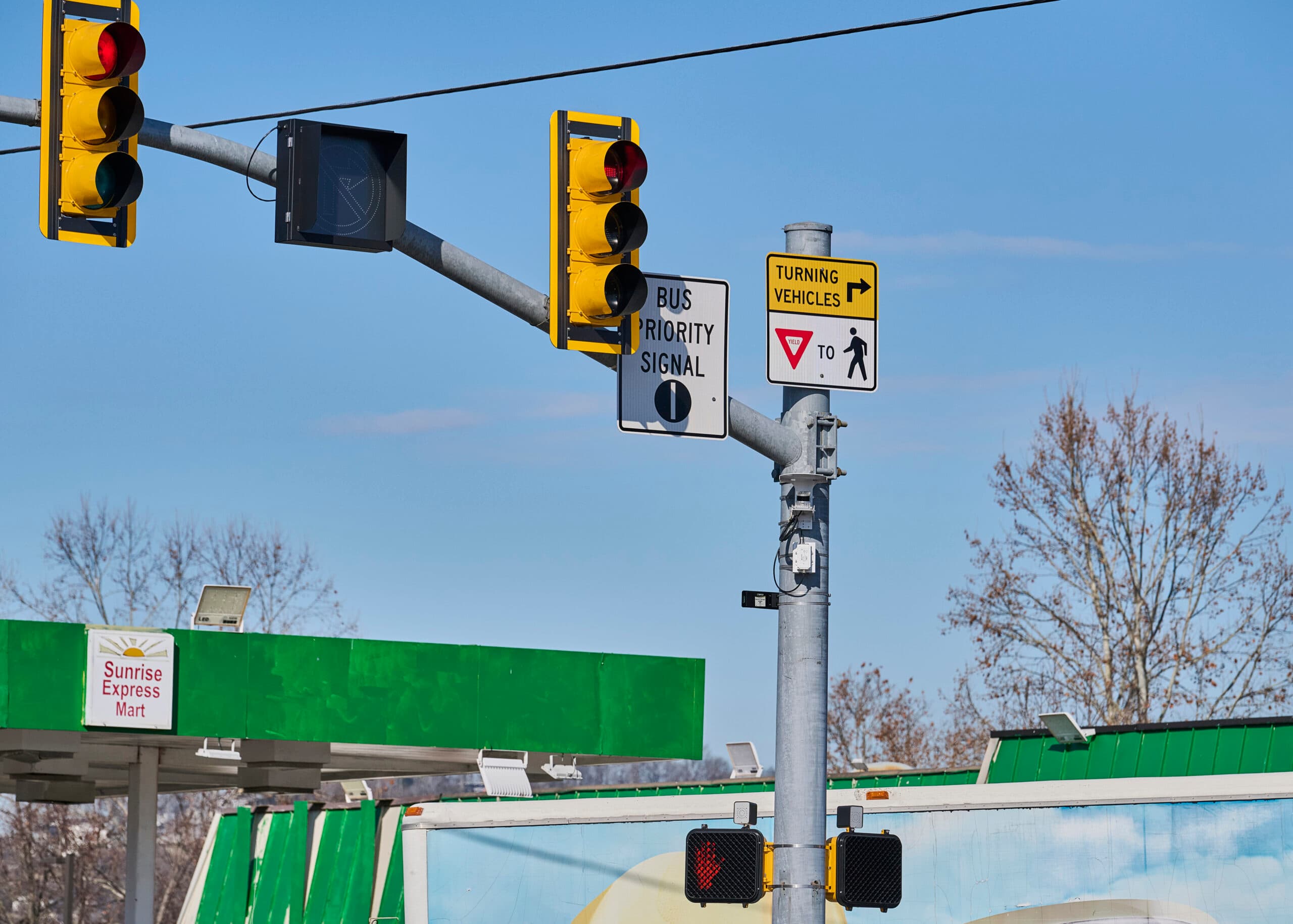 Nashville Eyes Right-on-Red Ban to Cut Pedestrian Deaths