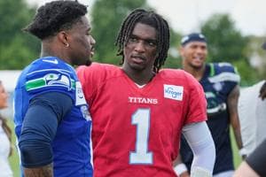 Titans QB Ward Shows Command in Joint Practice Against Seattle