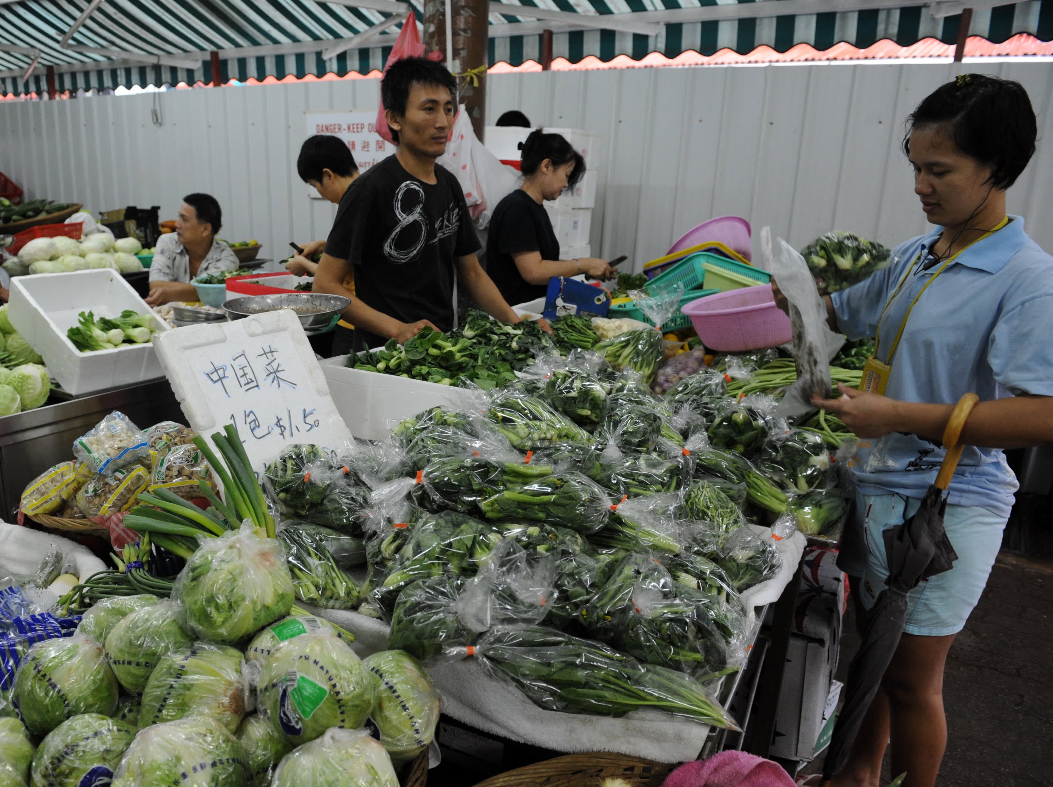 Singapore Inflation Edges Higher But Misses Forecast
