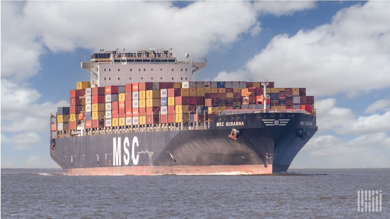 Container Carrier Returns to Red Sea Route Amid Tariff Pressures